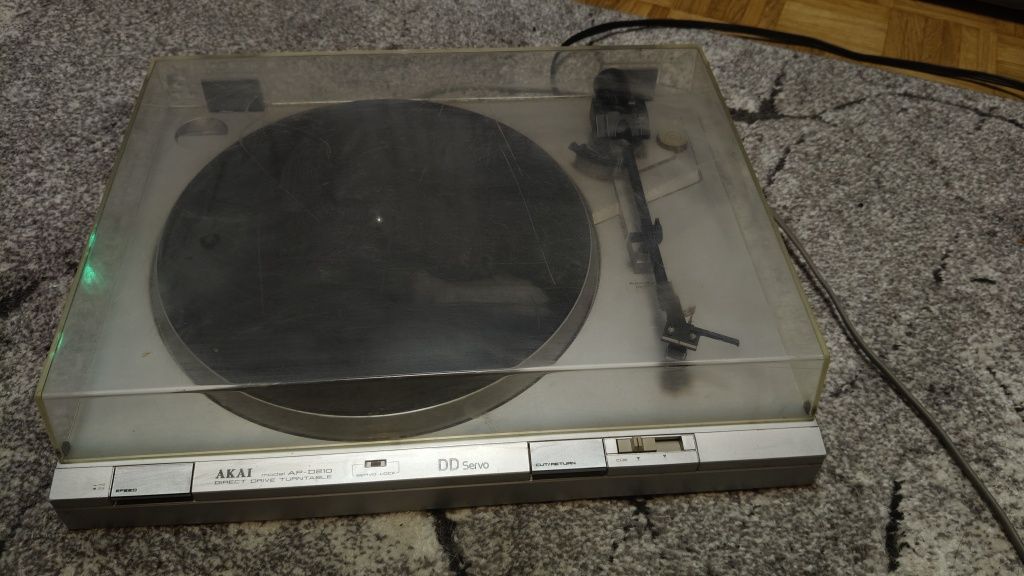 Gramofon AKAI AP-D210