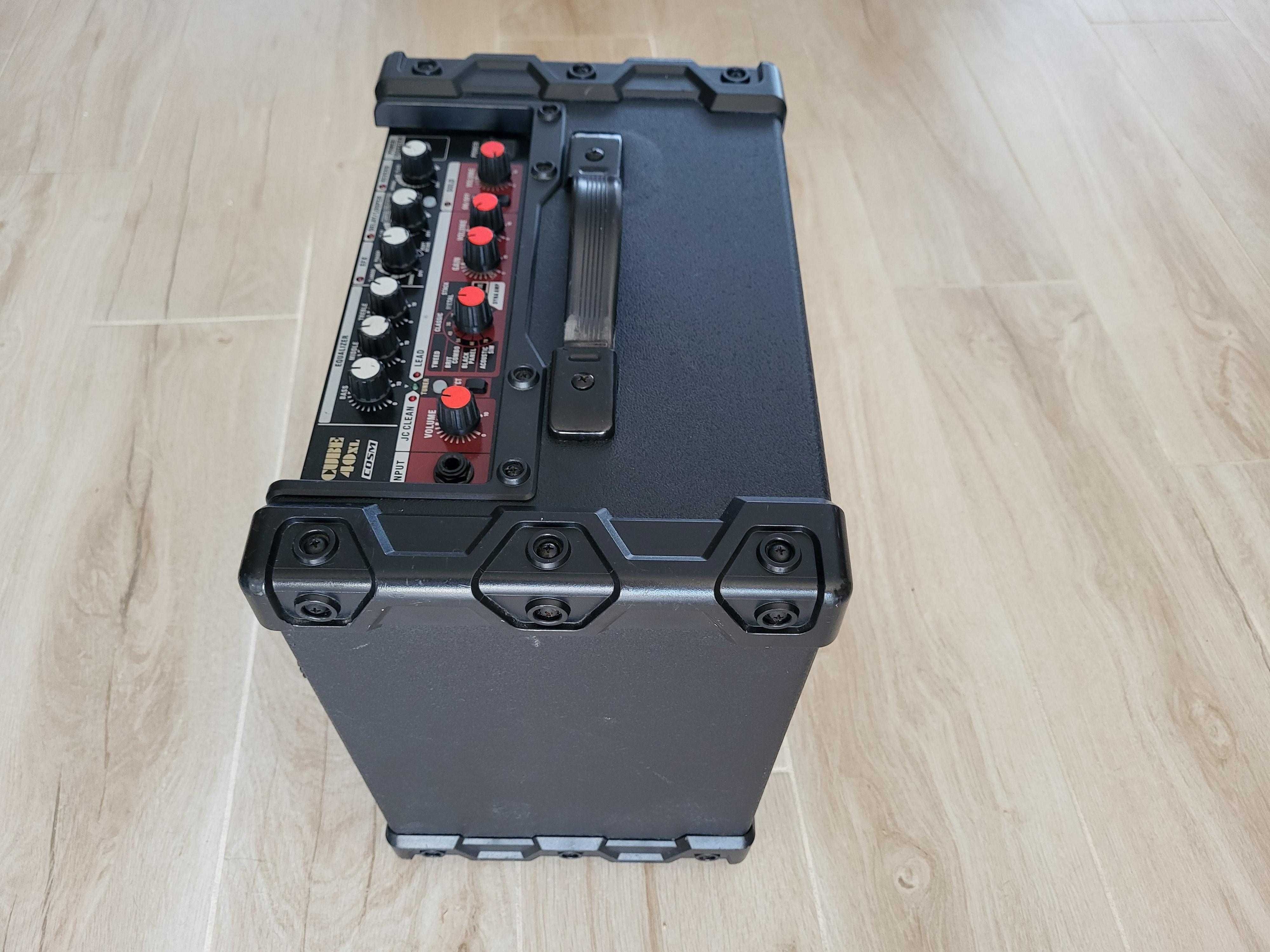 Amplificador de guitarra Roland CUBE 40XL COSM