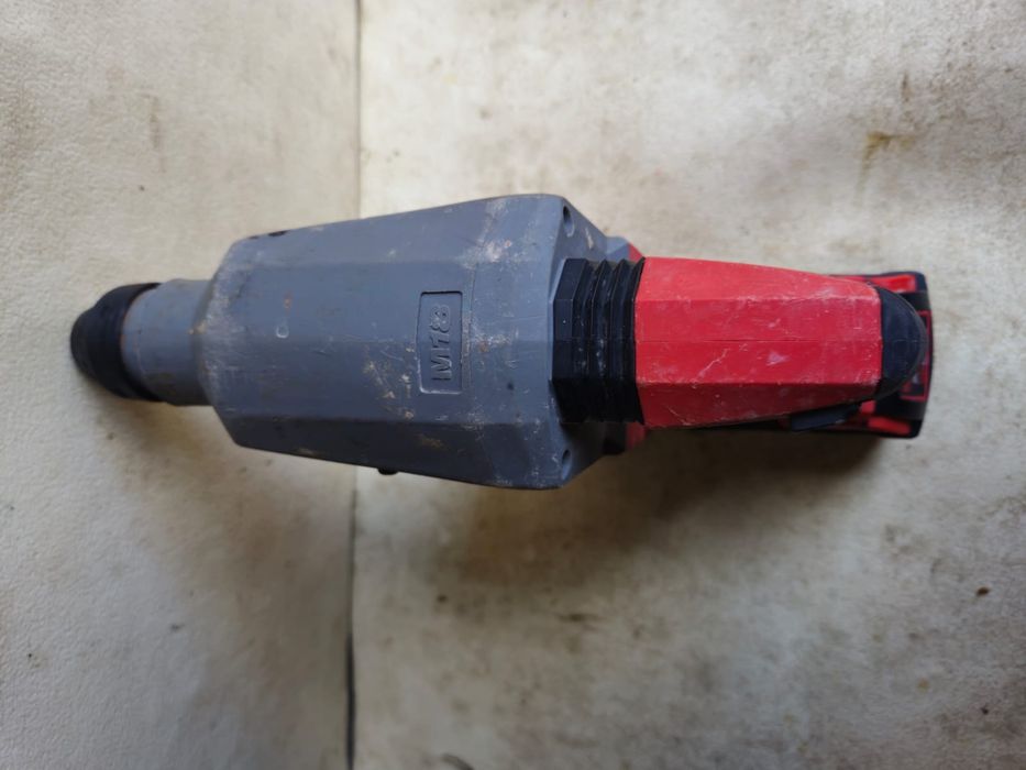 Milwaukee M18 FH Młotowiertarka z baterią 5ah