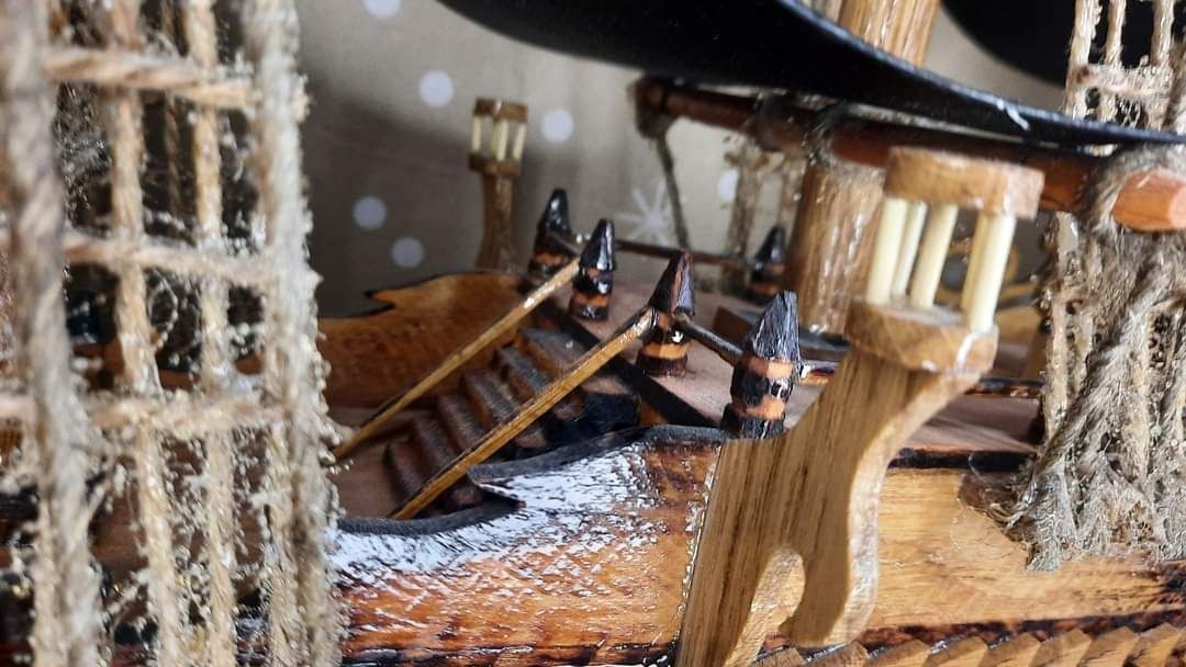 Дерев'яний корабель ручної роботи