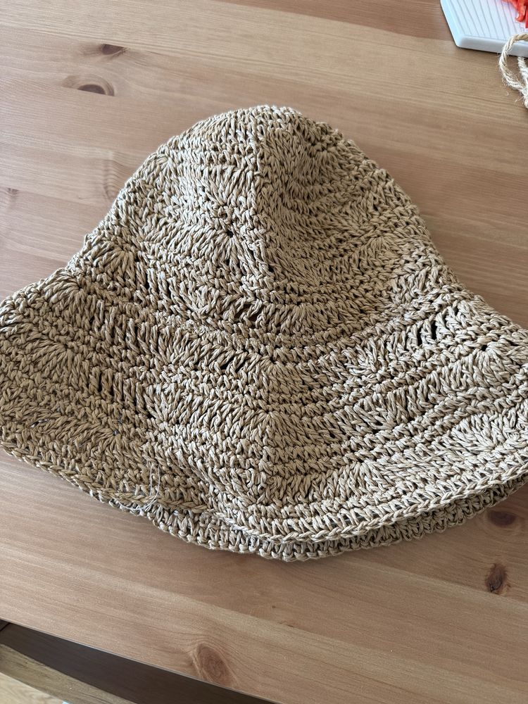 Zara pleciony kapelusz typu Bucket