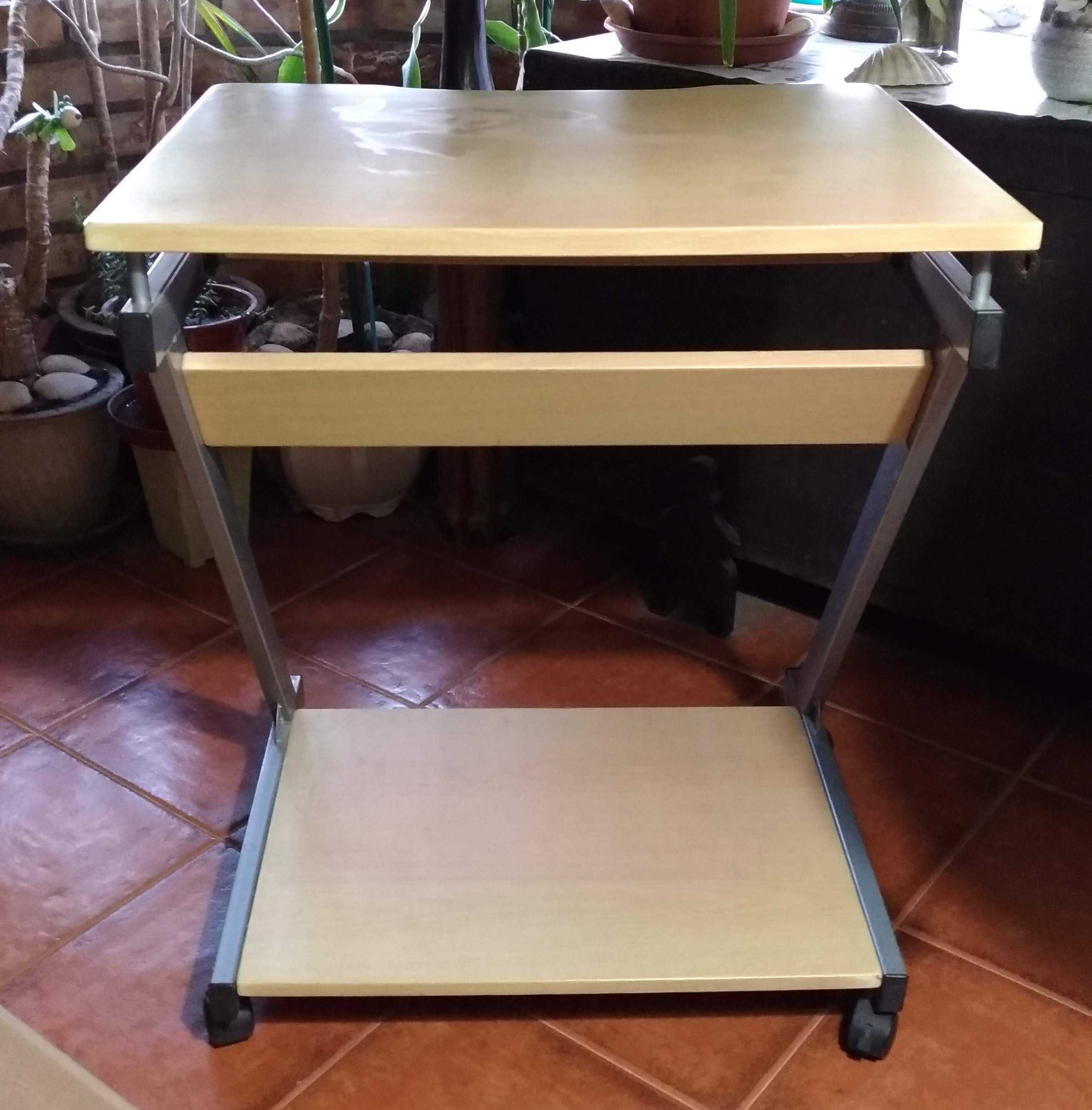 Mesa para computador