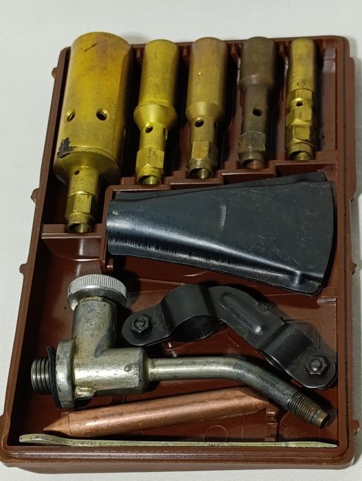 Набір для пайки,з двома регуляторами подачі газу