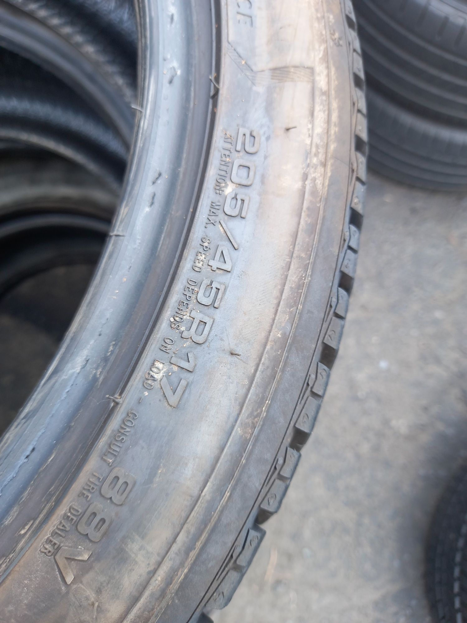 Opony używane 205/45/17 goodyear 2x6 mm 2023 rok prod