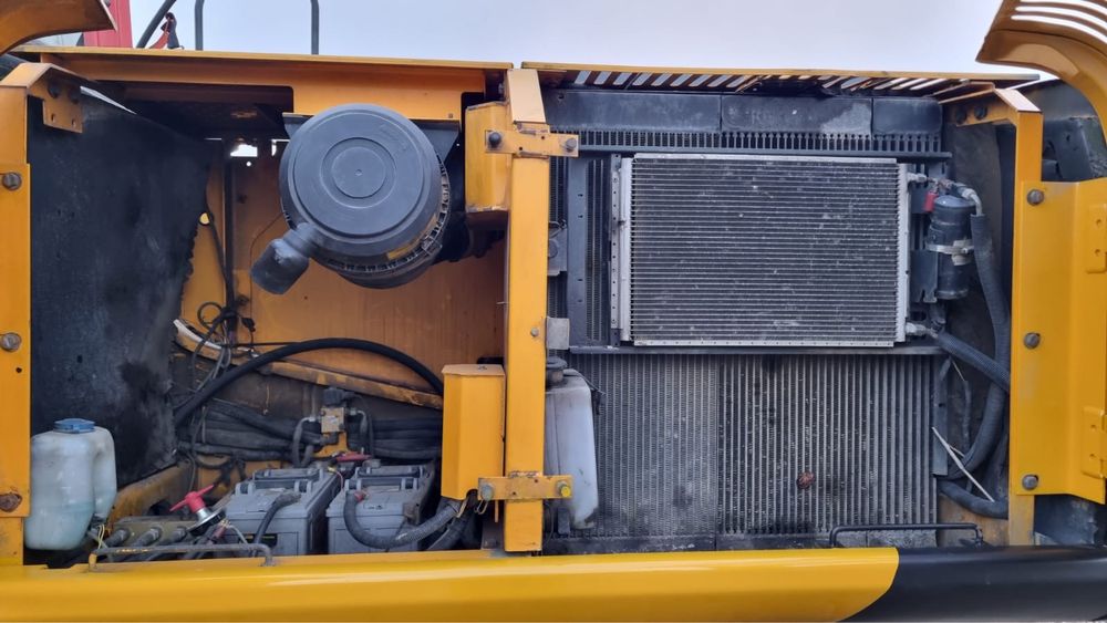 Экскаватор JCB 220 LR , стрела 16.5 м