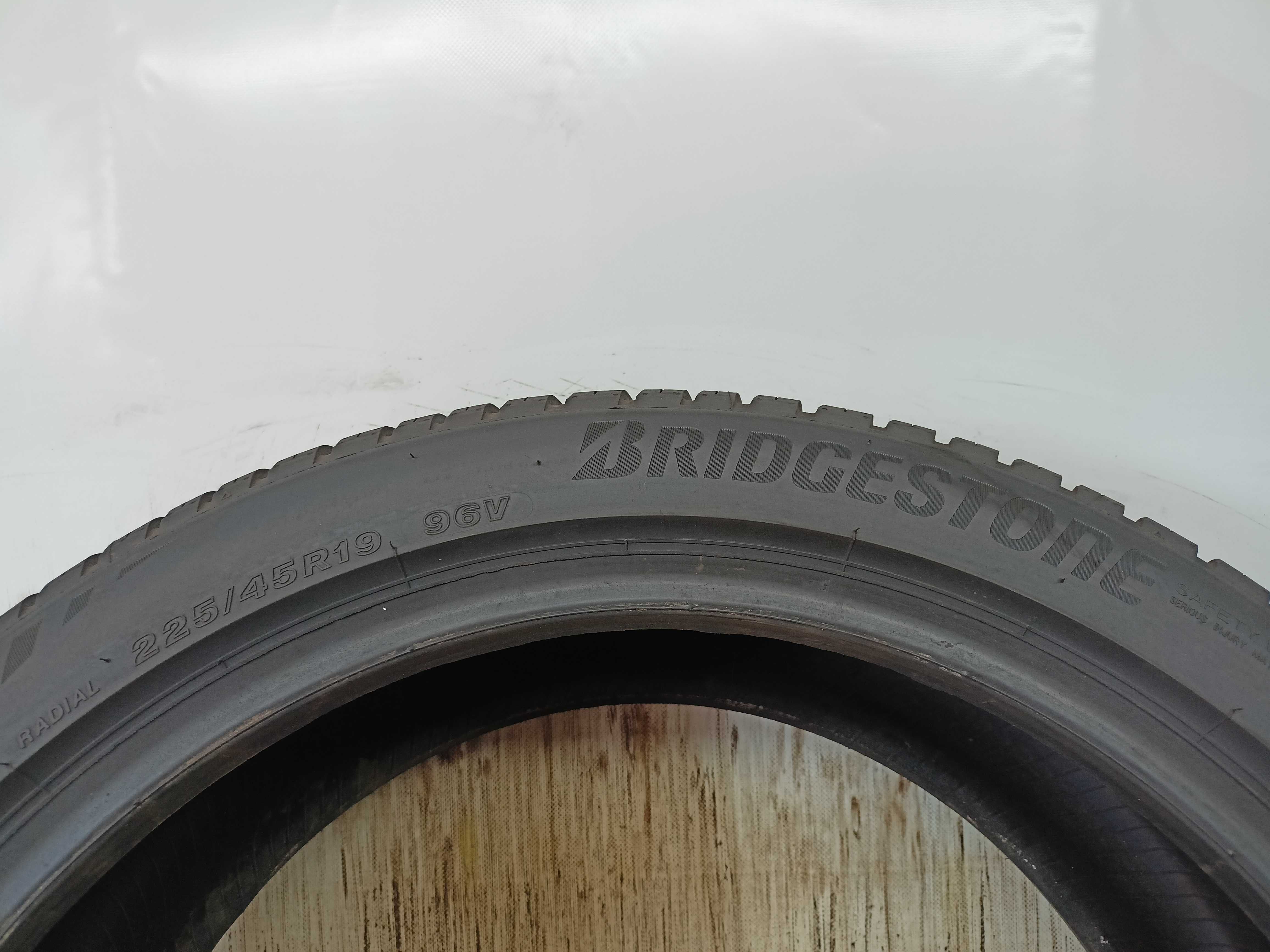 Bridgestone Weather Control 225/45/17 2023r. 96V Jak Nowa (472)