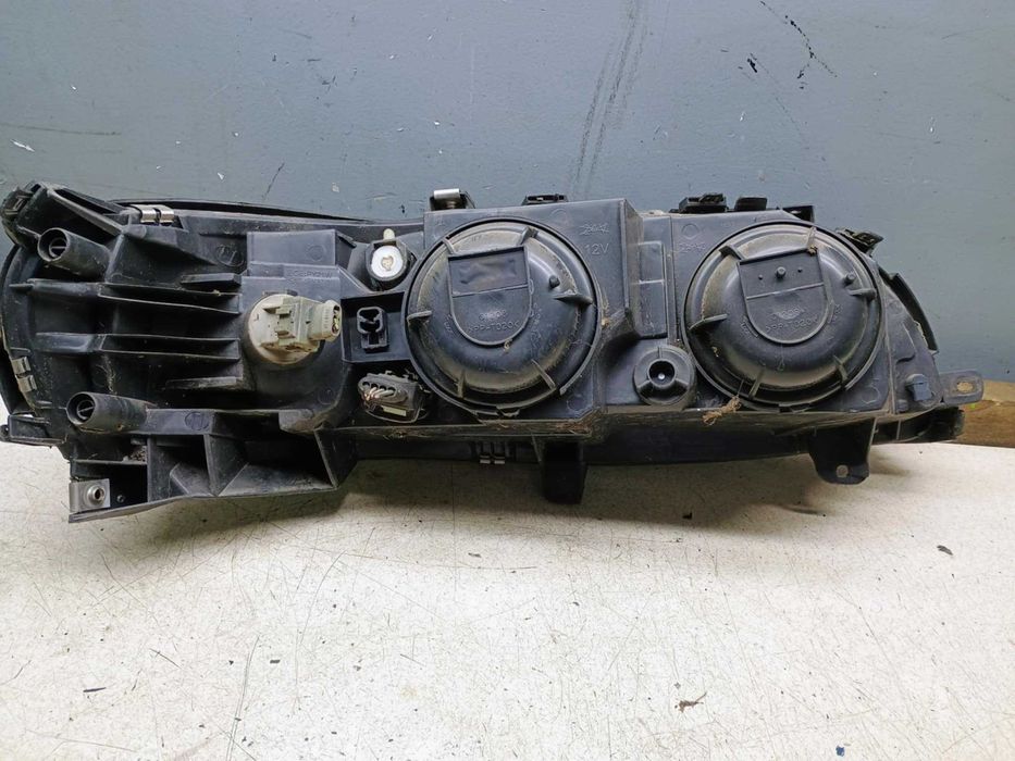 Lampa Lewy Przód Lewa Przednia Volvo V70 II