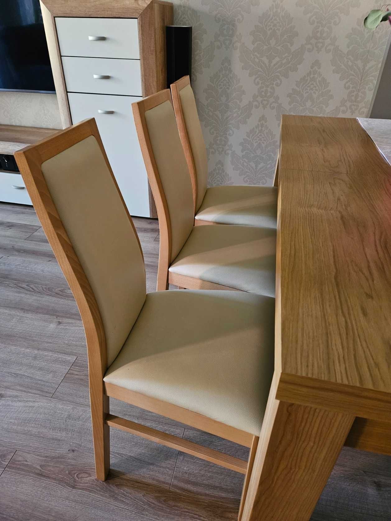 Krzesła drewniane dębowe z obiciem w kolorze j. beż, 6szt.