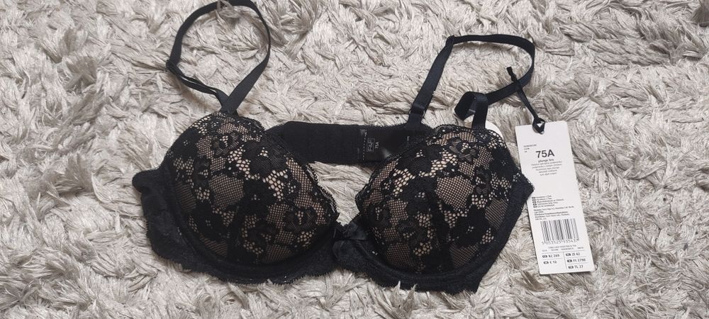 Biustonosz czarny koronka kwiaty  typu plunge rozmiar 75 A Nowy