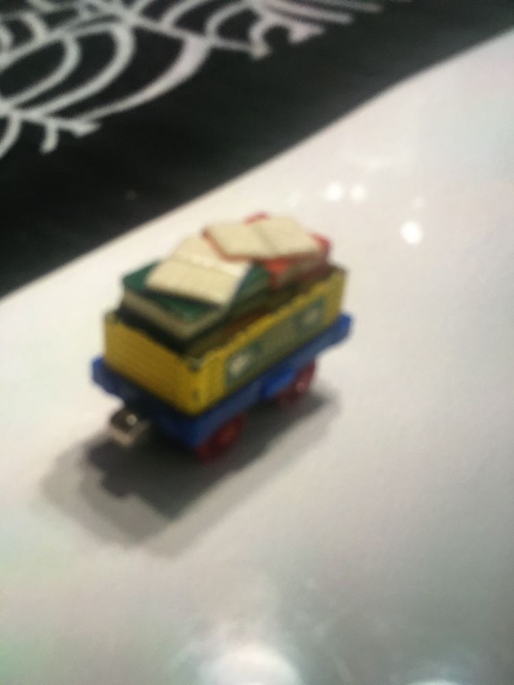 Sprzedam wagonik z bajki Tomek i przyjaciele o imieniu Storybook Car