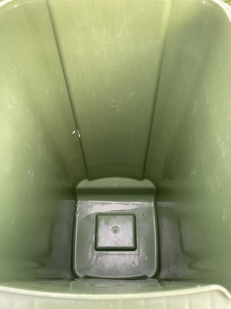 Pojemnik na odpady kosz na śmieci SSI-Schaefer 240L