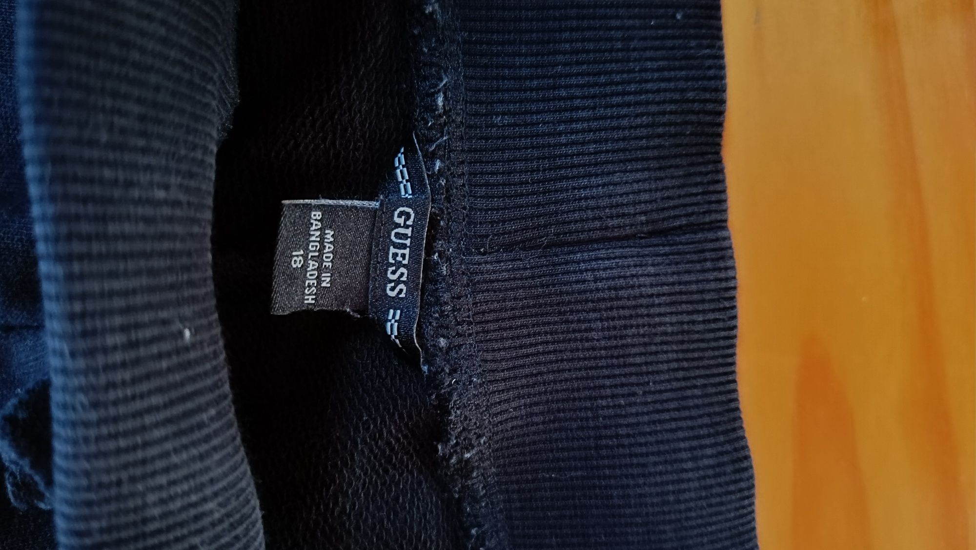 Guess spodnie dresowe chłopięce r.170/176