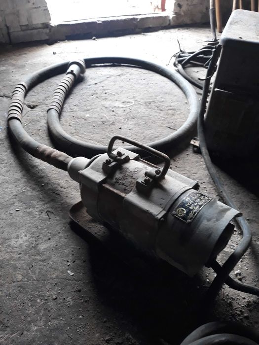 Трансформатор ТСЗИ - 1,6.УХЛ2 та вібратор ИВ - 47 Б в зборі з кабелями