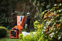 Rozdrabniacz do gałęzi rębak ogrodowy grawitacyjny Timberwolf TW 13/75
