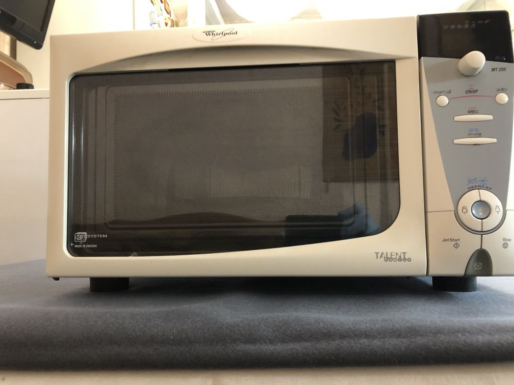 Микроволновая печь  Whirlpool