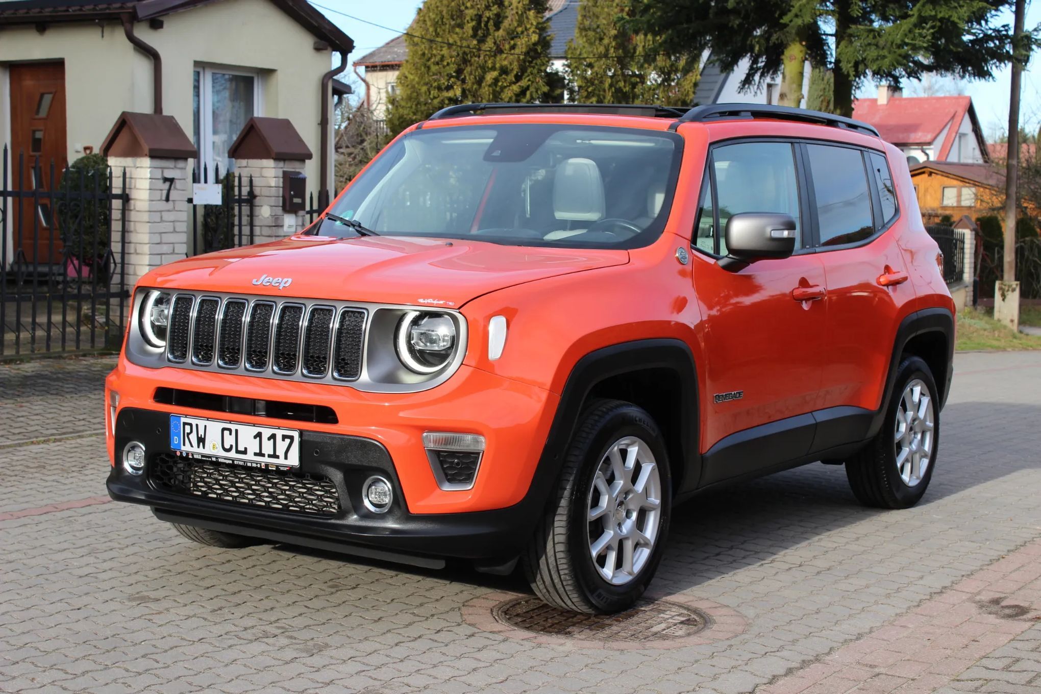 Jeep Renegade Panorama FULL-FED Radar Kamera Navi Skóry Tempomat 4x4