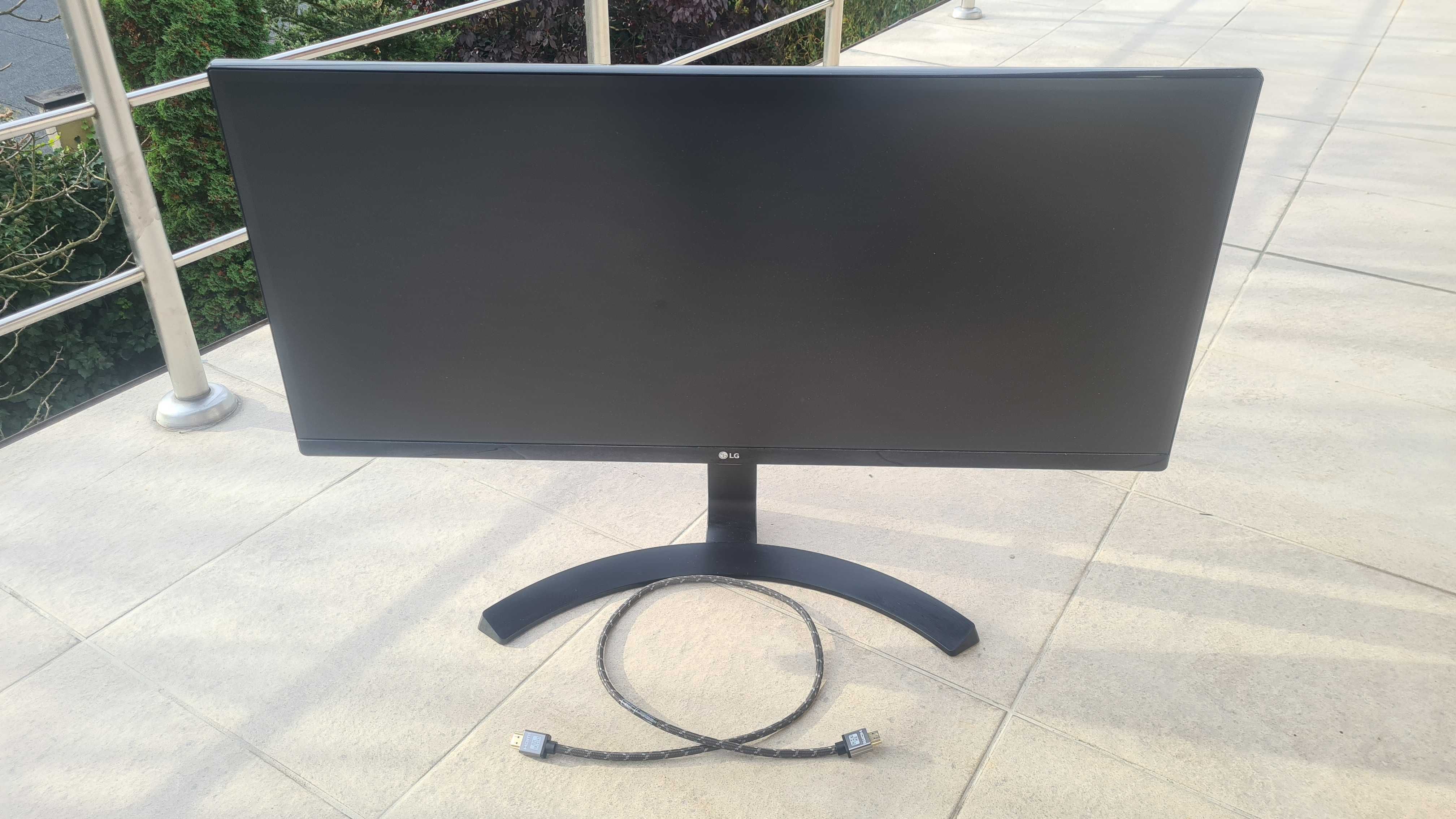 Monitor Ultrawide LG 34" matowa UWHD IPS Freesync przewód 8k