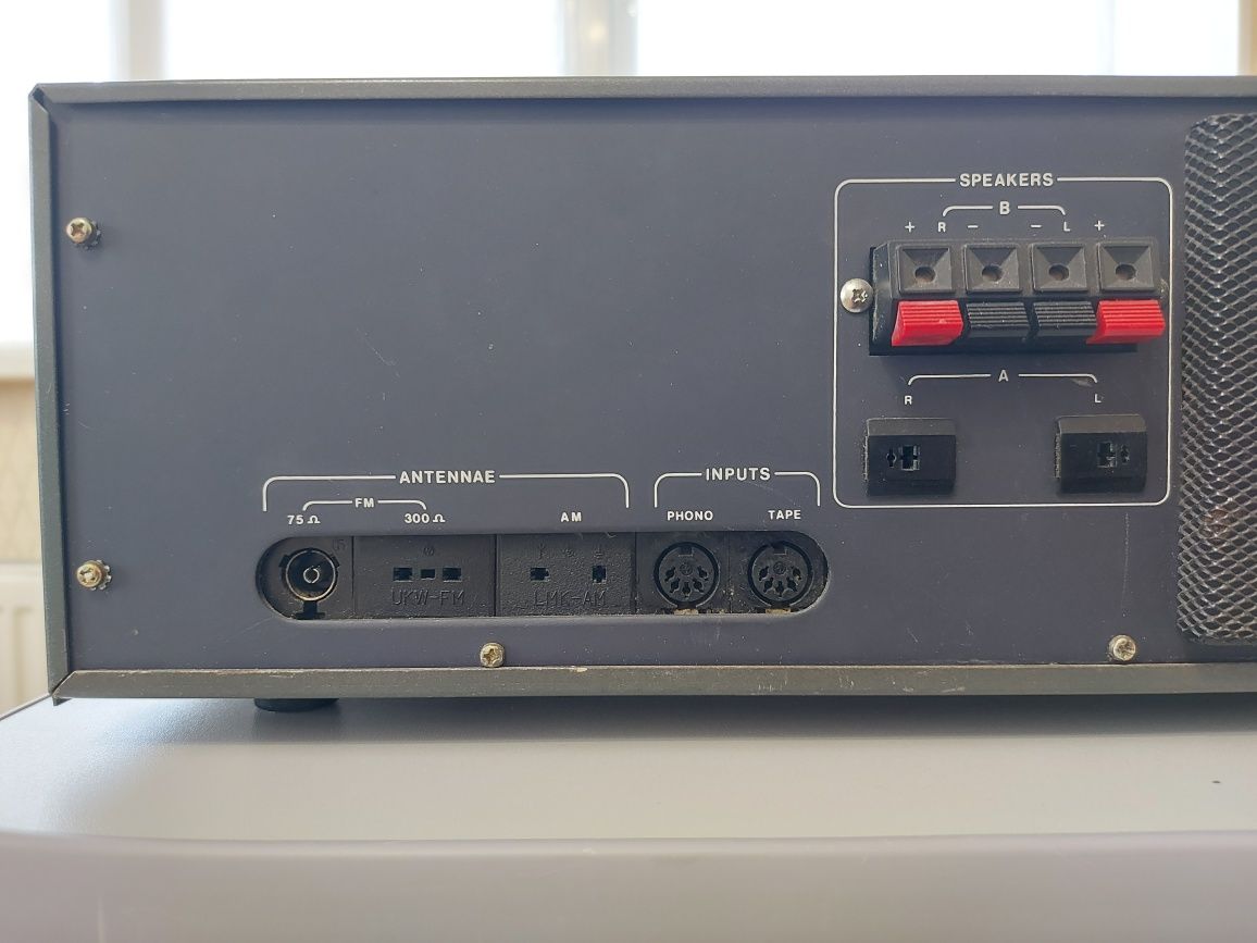 Продам американский  ресивер (усилитель с тюнером): ITT HIFI 8031 B,
