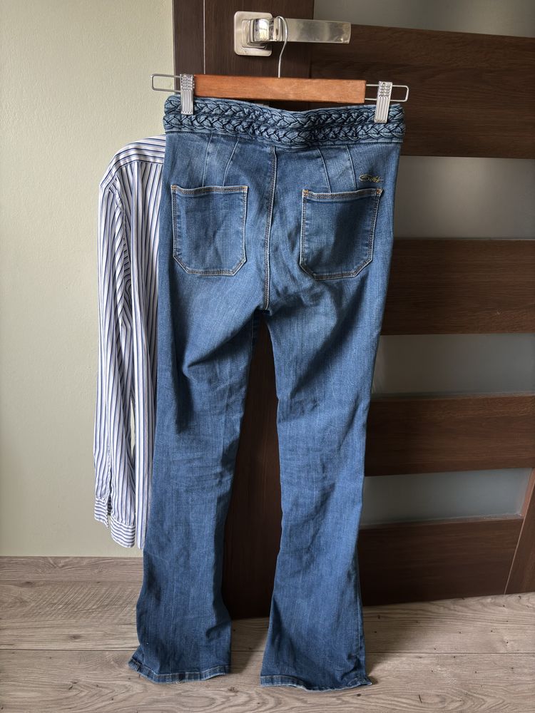 Jeansy spodnie bootcut Guess damskie Y2K