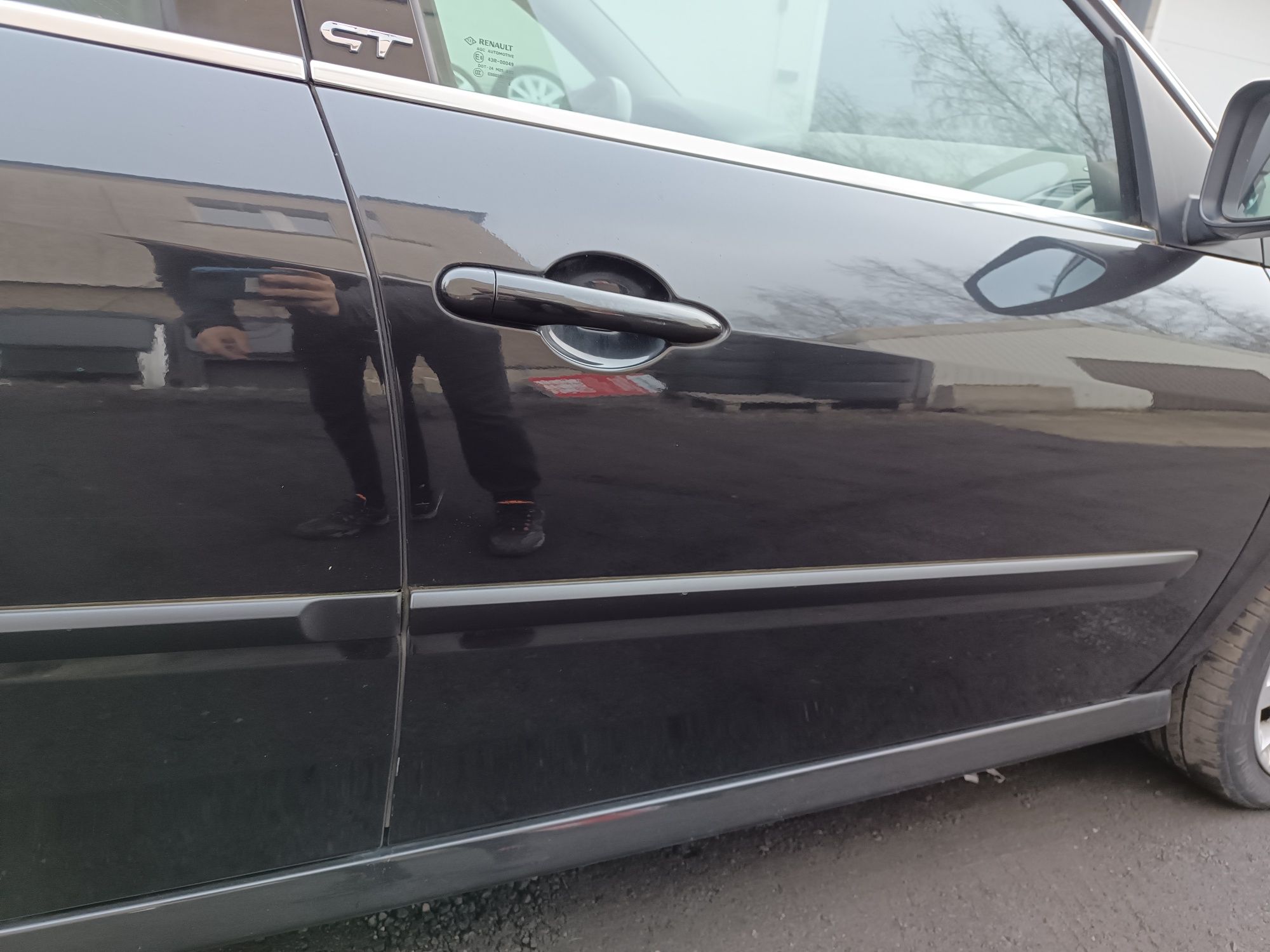 Renault Laguna 3 III - Drzwi przód przednie prawe kpl. NV676 Eur