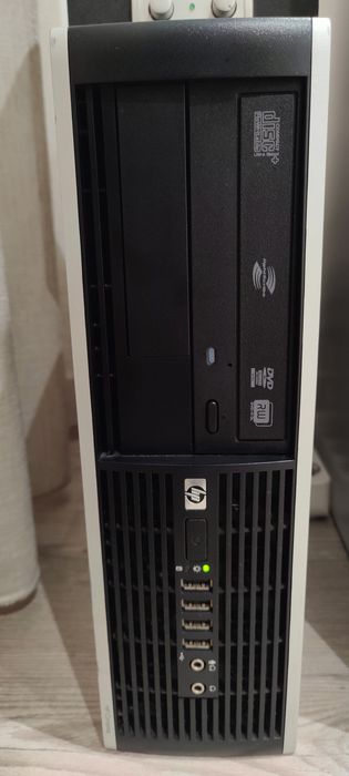 Computador torre desktop HP Compaq 8000 SFF