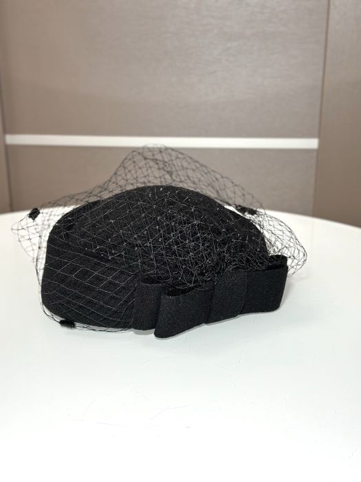 Фетровая шляпка таблетка с вуалью