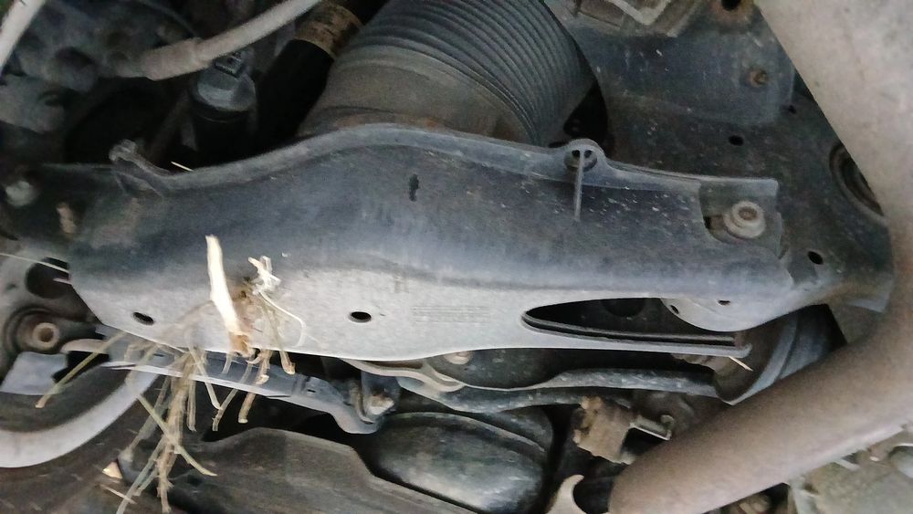 Braço de suspensão trás esquerdo MERCEDES-BENZ Classe E (W212)