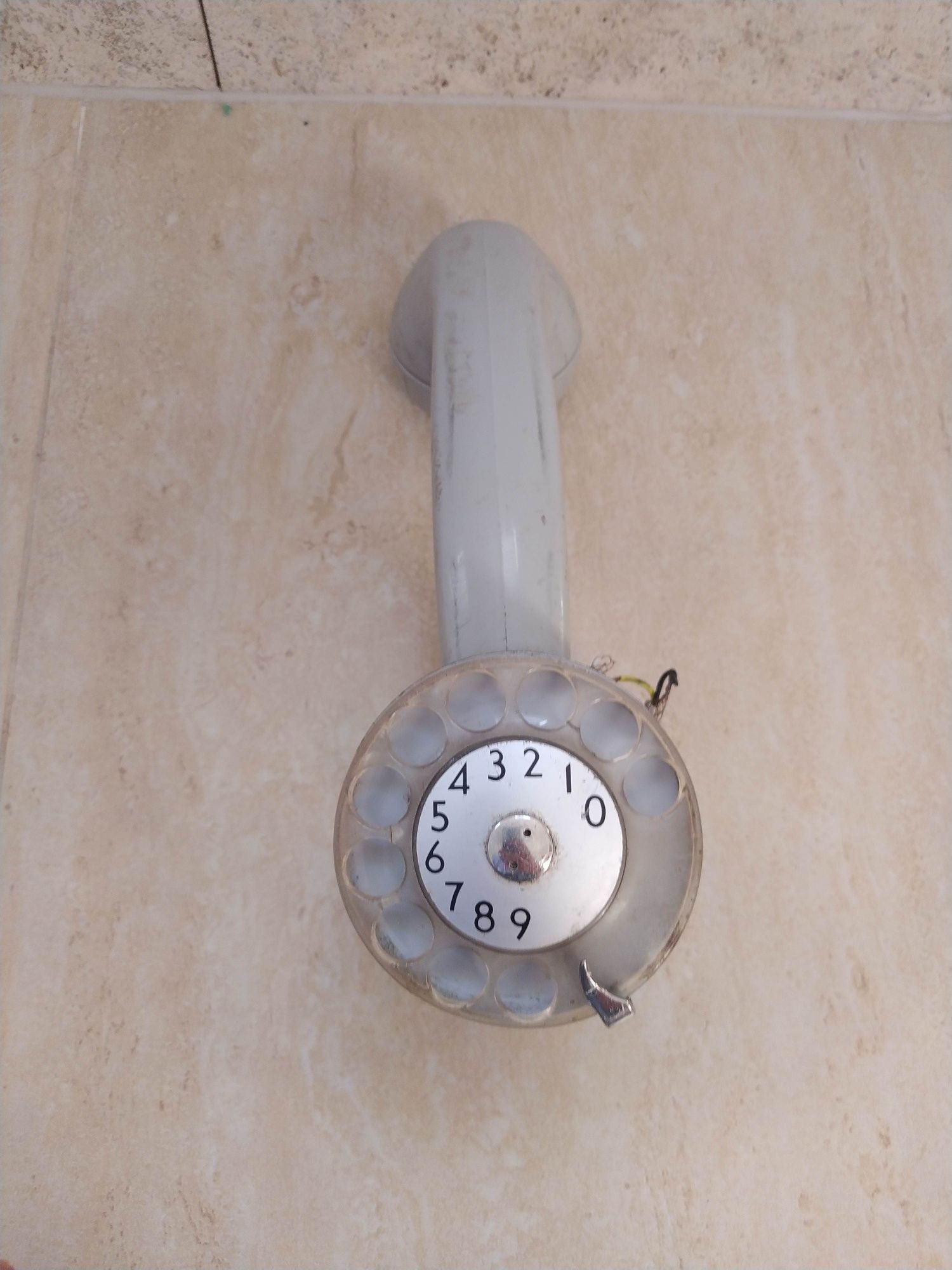 Stary telefon, słuchawka
