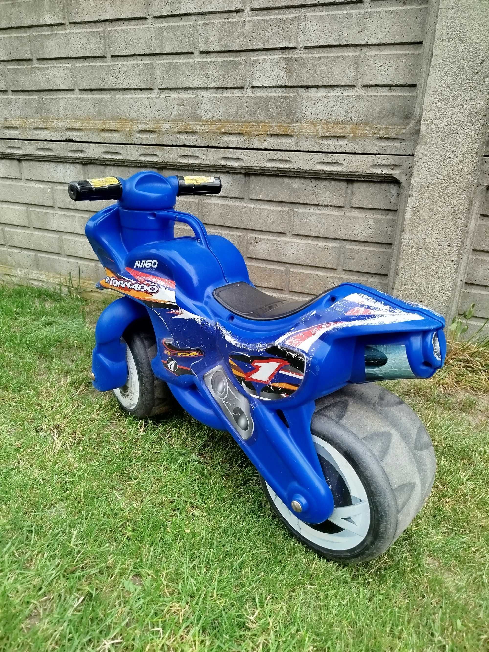 Jeździk motor biegowy