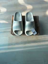 Adidas Yeezy slide Tamanho 43