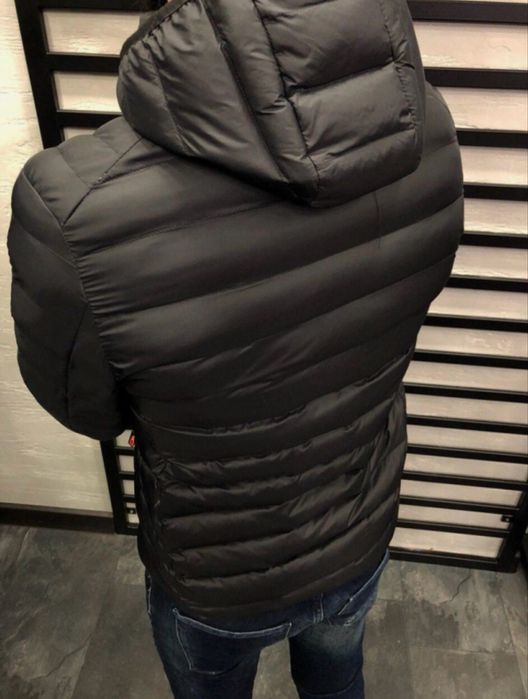 Демісезонна чоловіча куртка на синтепоні