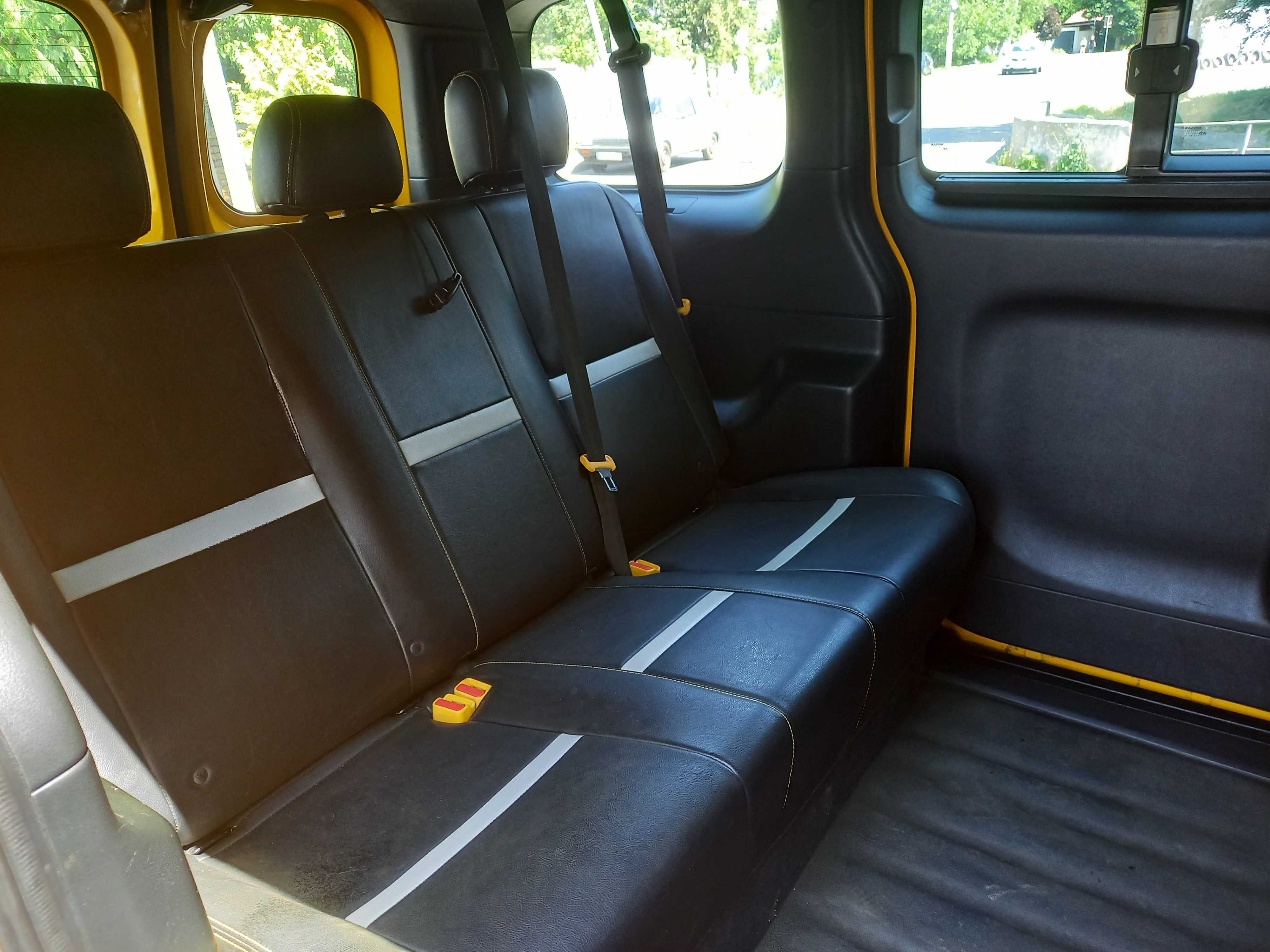 Микроавтобус пассажирский Nissan NV200 Taxi NY