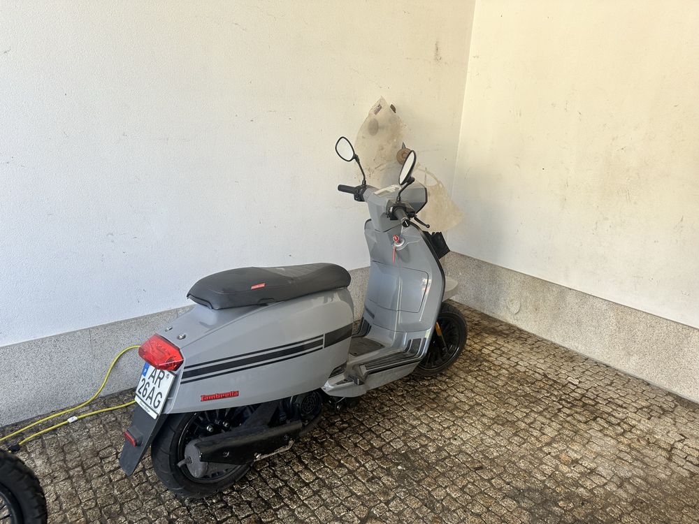 Lambretta v125 special