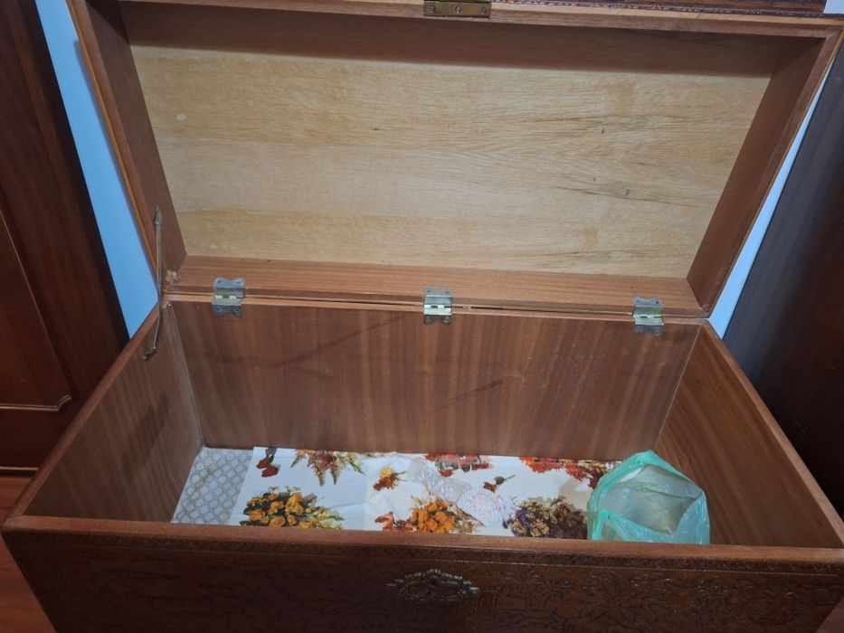 Baú vintage trabalhado