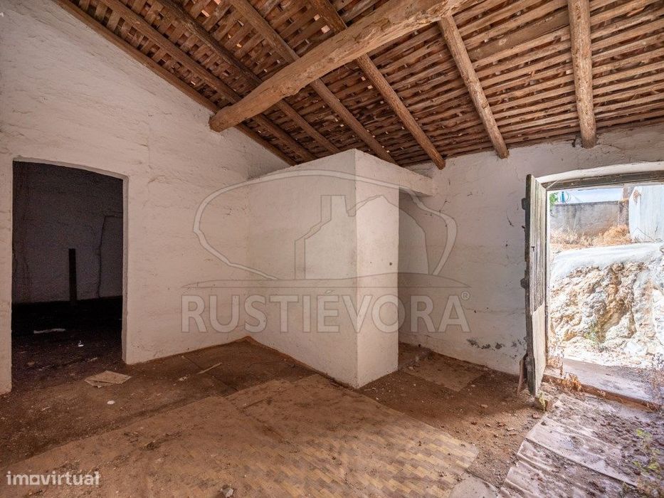 Moradia Térrea Tradicional para Reabilitação - Oportunidade em Portel