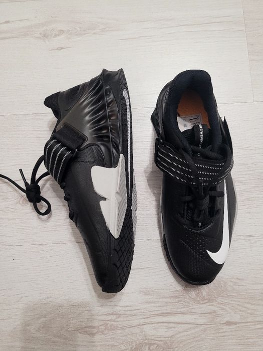 Штангетки NIKE SAVALEOS нові original