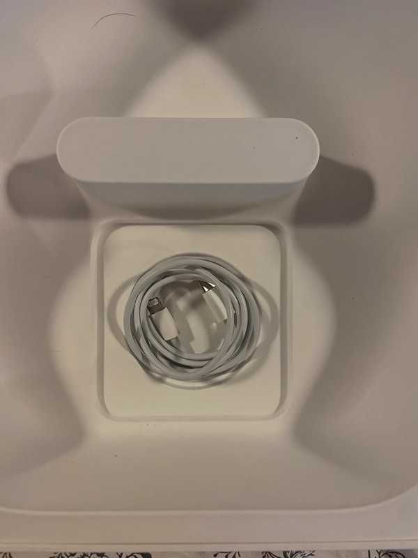 Czarne air pods max