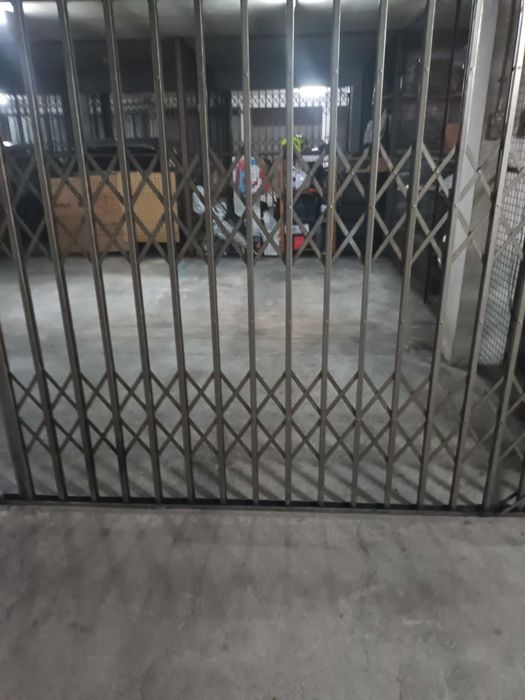 Aluga se garagem fechada