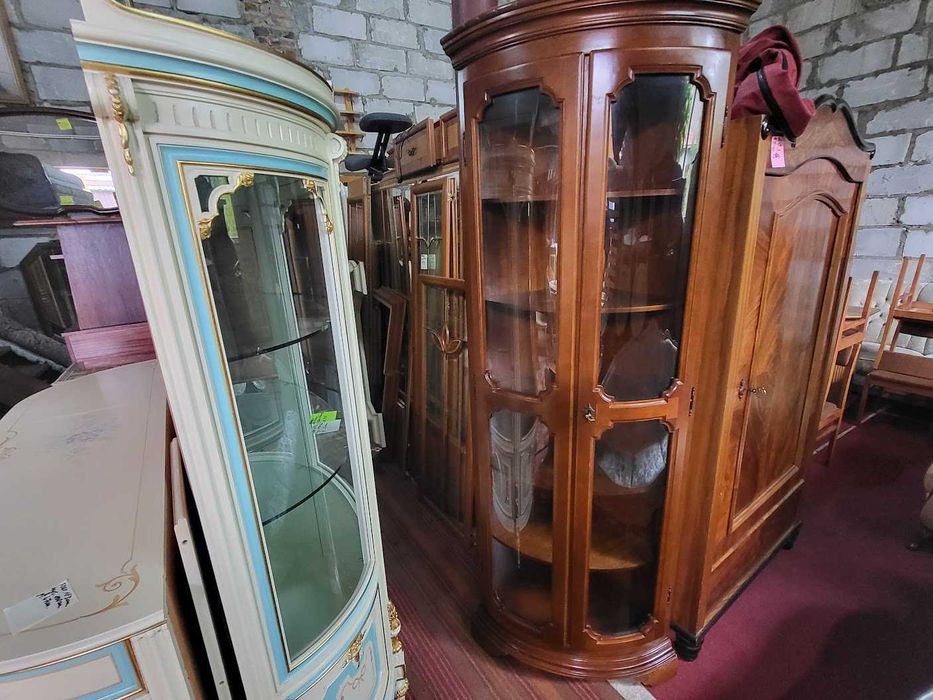 Witryna narożna serwantka włoska orzechowa