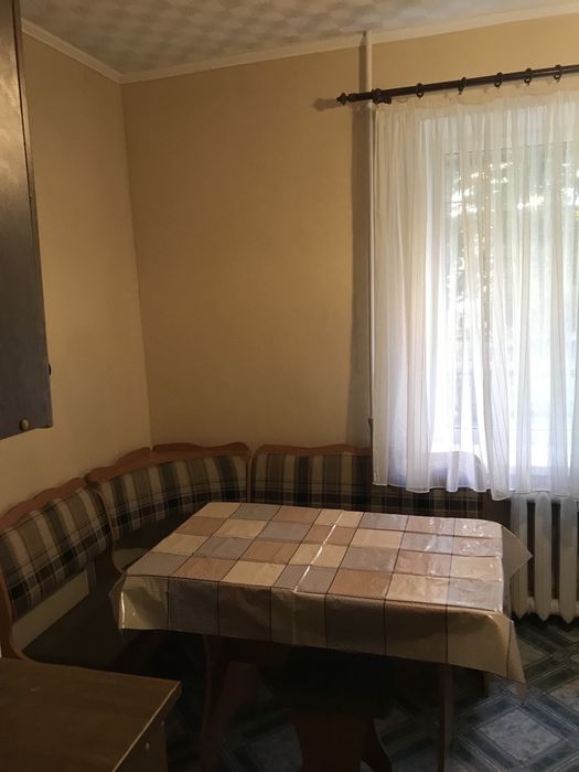 Продаю 1кквСоляные, Магелан 1эт 9эт кирпичного дома..  Хорошее житое с