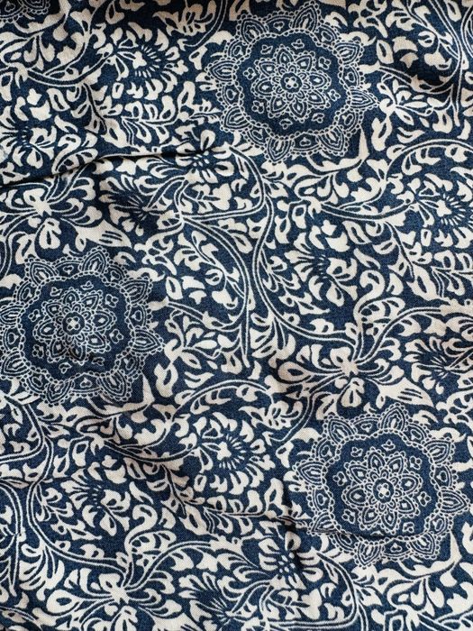 Stylowy i elegancki letni kombinezon z kieszonkami