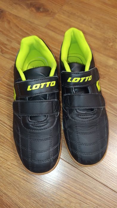 Buty sportowe halówki