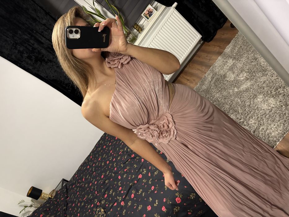 Sukienka na jedno ramie