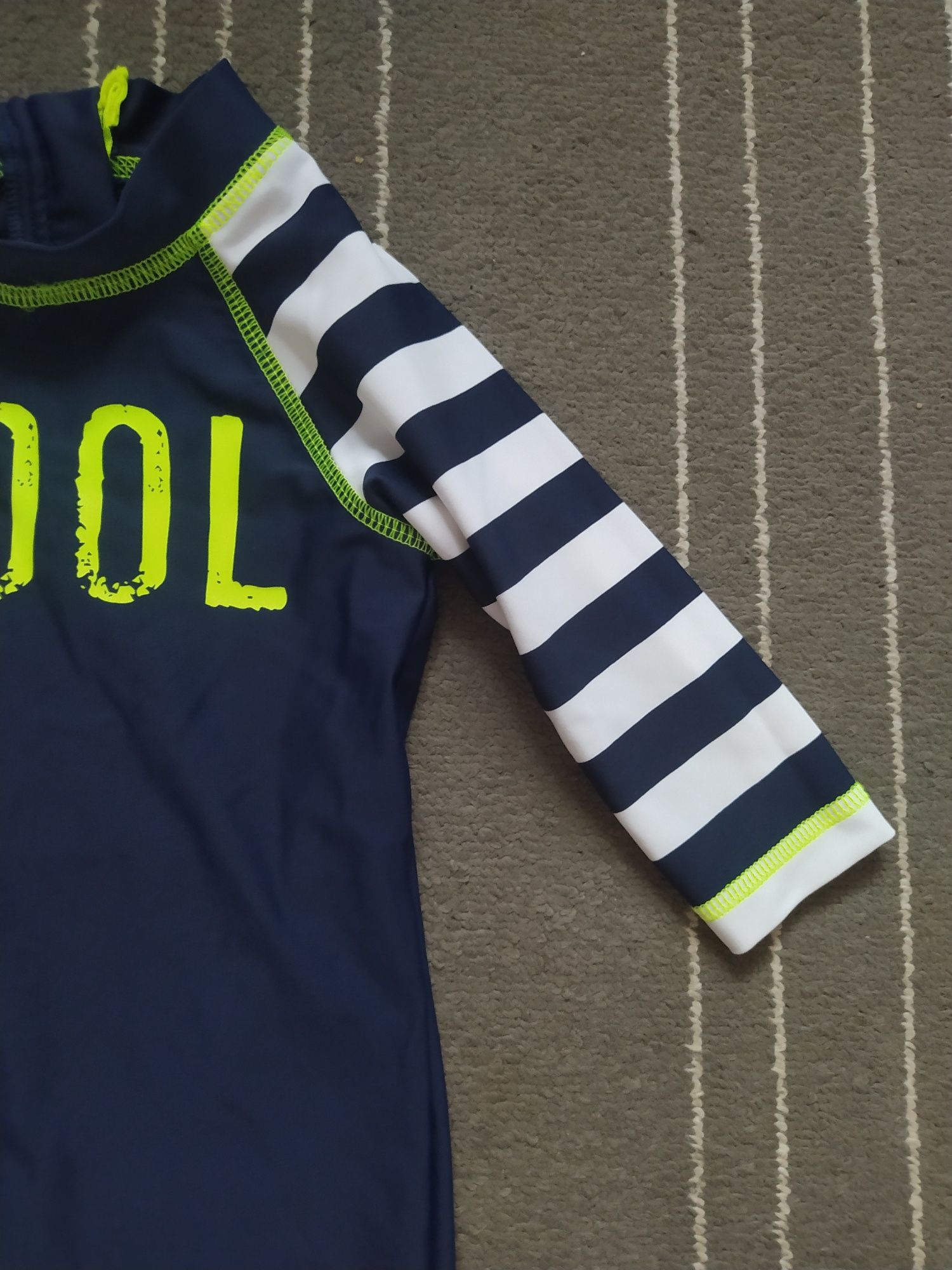 Strój kąpielowy jednoczęściowy UV Primark z rękawem