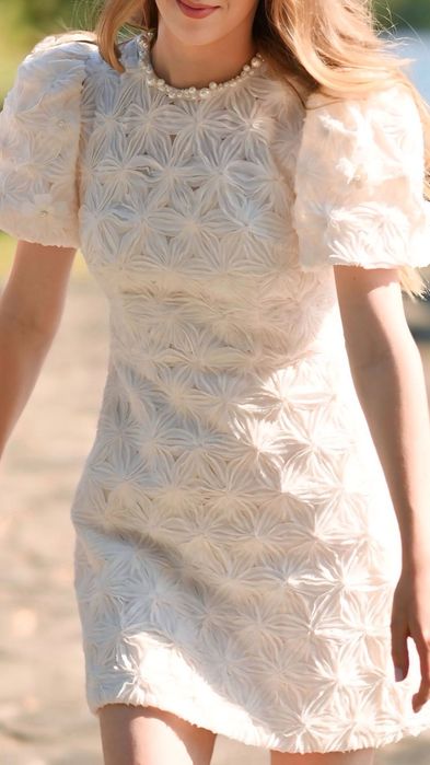 Ідеальна молочна сукня