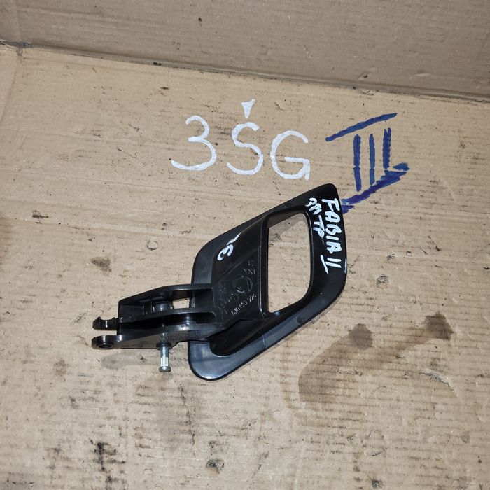 Klamka wewnętrzna drzwi przód prawa skoda Fabia II 2011r