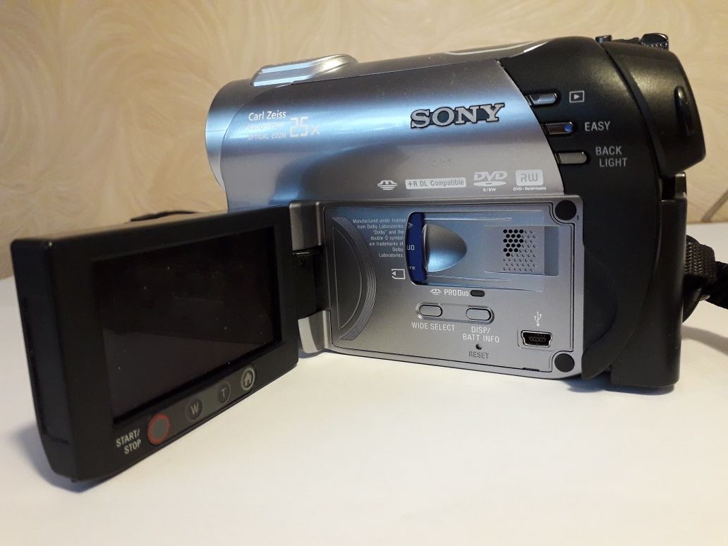 Продам камеру Sony DSR-DVD 308E