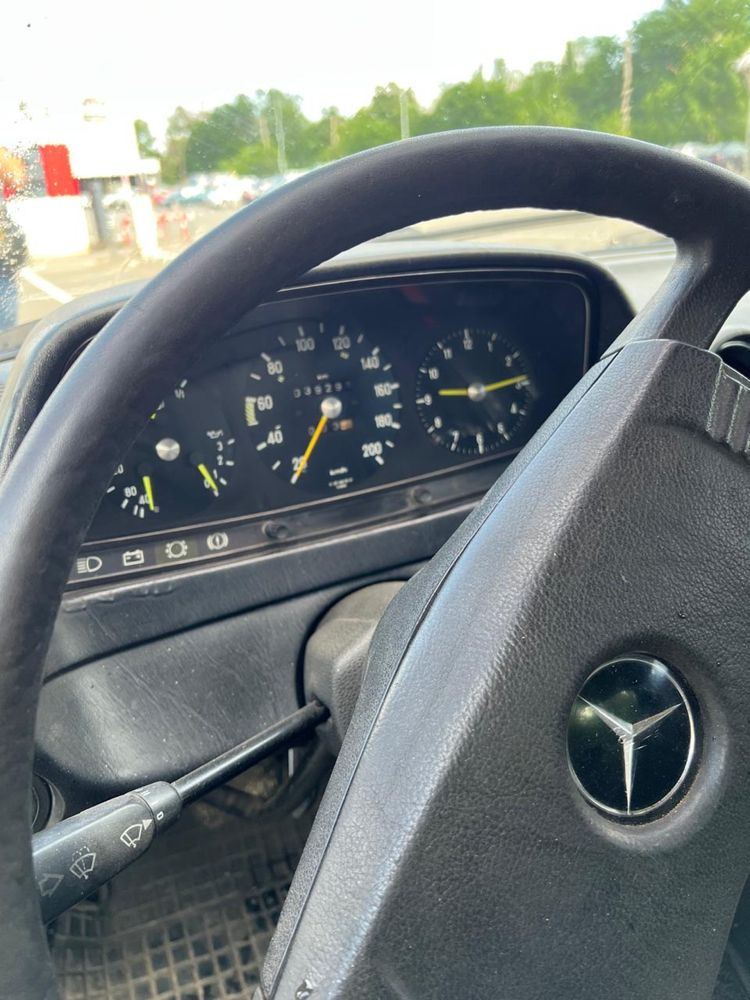 Mercedes E-class W123