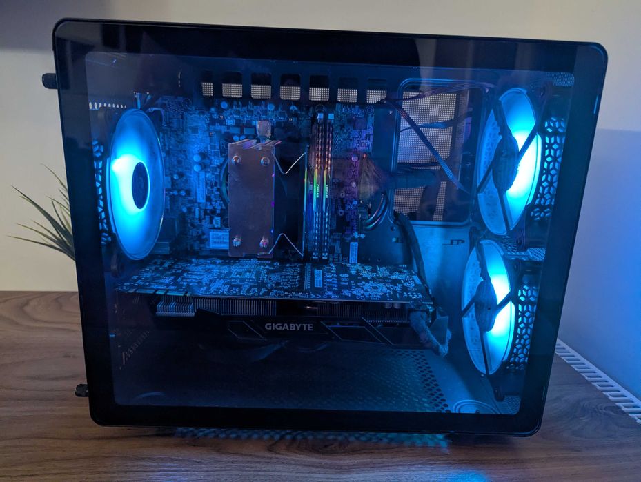 Komputer do Gier I5 8400 GTX 1070 8GB SSD RAM DDR4 16GB CUBE