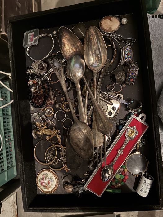 Varios relogios aneis pulseiras